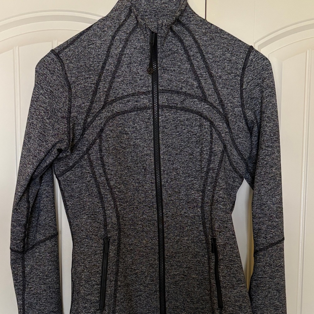 Lululemon Define Jacket size 10. Dark Heathered Gray